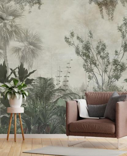 Donkergroene tropische palmbomen in een jungle met een lichtbeige hemelbehang