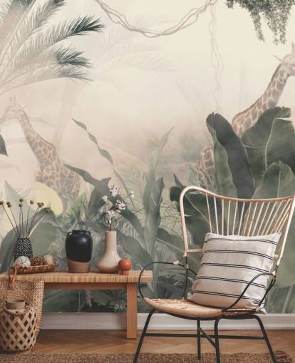 Palme e alberi della giungla verde tenui con una leggera foschia color crema con giraffe