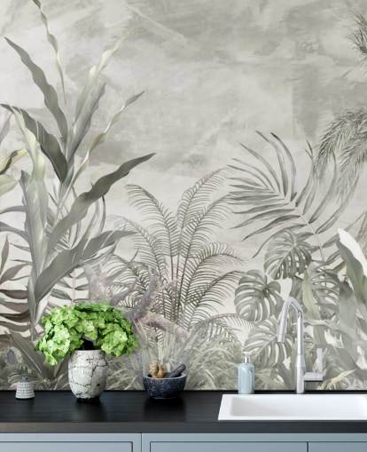 Folhas e galhos verdes e cinzentos da selva em um papel de parede enevoado