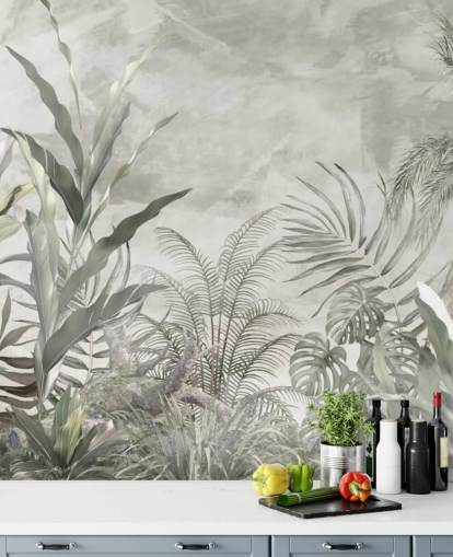 Groene en grijze junglebladeren en takken op een mistig behang