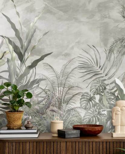 Groene en grijze junglebladeren en takken op een mistig behang