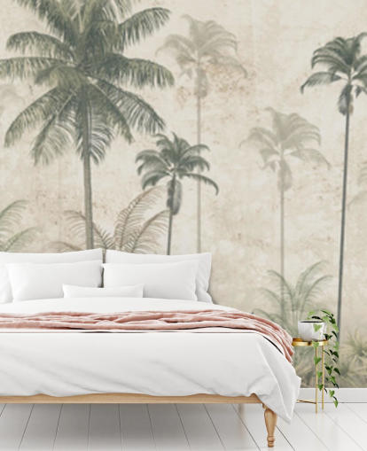 Panoramisch vintage junglebehang met een beige wazige achtergrond en hoge gedempte groene palmbomen