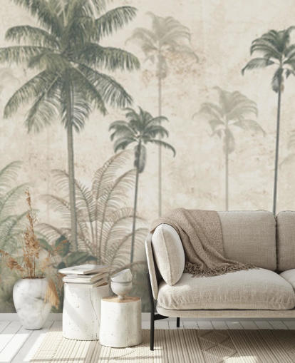 Panoramisch vintage junglebehang met een beige wazige achtergrond en hoge gedempte groene palmbomen