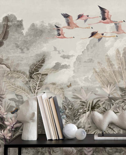 Gedämpfte grüne Palmen und Dschungelbäume mit hellrosa Blumen und fliegenden pinken Flamingovogel-Tapeten Gedämpfte grüne Palmen und Dschungelbäume mit hellrosa Blumen und fliegenden pinken Flamingovogel-Tapeten