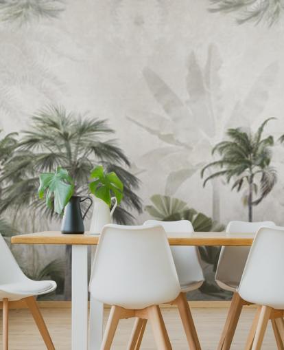 Papel pintado panorámico de selva en verde y gris apagado con palmeras altas