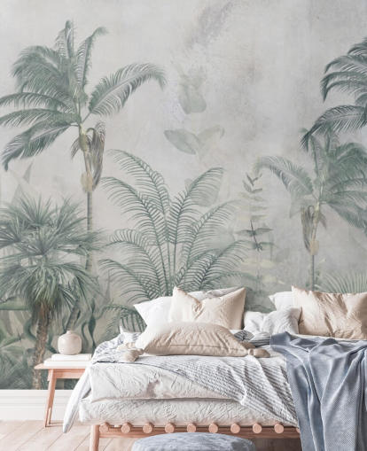 Blauwe en groenblauwe junglepalmbomen met een lichtblauw haze-behang