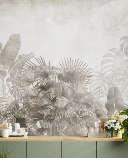 neutraal beige junglebehang met tropische bomen en een wazige witte lucht