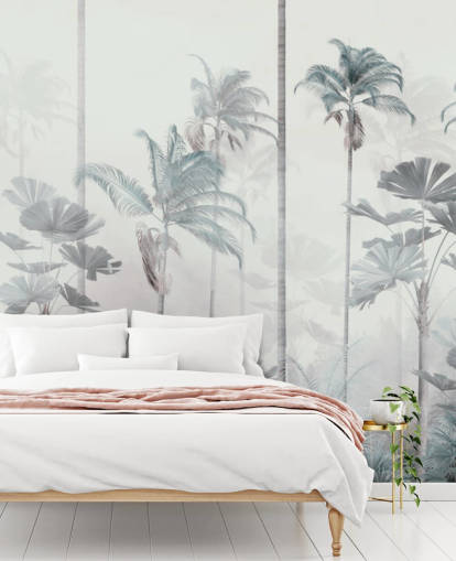 Witte mistige achtergrond met hoog gedempt blauw en groen behang met jungleboomtoppen