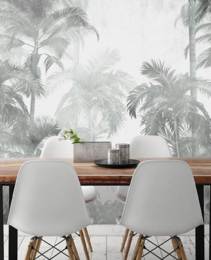 Palme tropicali verdi tenui con sfondo nebbioso Palme tropicali verdi tenui con sfondo nebbioso