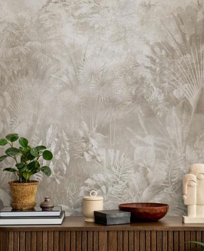 Papel pintado en tonos sepia con brumosos árboles de la selva tropical