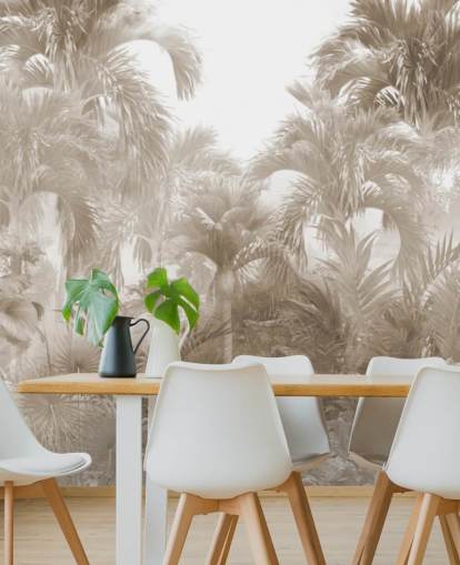 Papier peint Sepia Jungle avec de grands palmiers beiges avec un ciel blanc