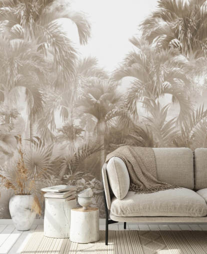Carta da parati con giungla color seppia con alte palme beige con un cielo bianco