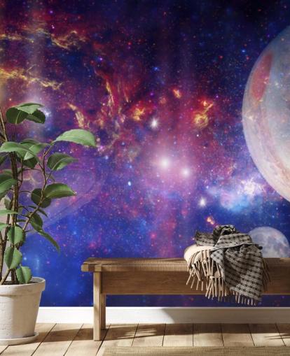 Violetter und blauer Nebelhintergrund mit großen Planeten- und Sternentapete Violetter und blauer Nebelhintergrund mit großen Planeten- und Sternentapete