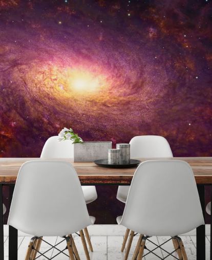 Fondo de pantalla de una galaxia en espiral de color púrpura oscuro con espirales rojas y estrellas con un centro brillante Fondo de pantalla de una galaxia en espiral de color púrpura oscuro con espirales rojas y estrellas con un centro brillante