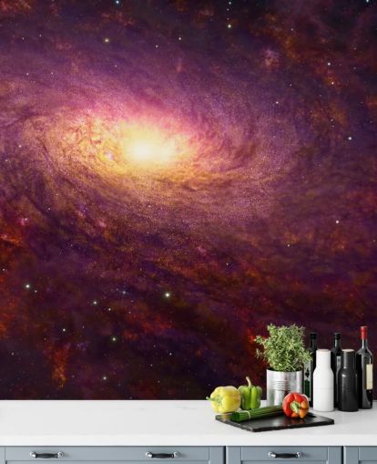 Galassia vorticosa viola scuro con vortici rossi e stelle con una carta da parati centrale luminosa Galassia vorticosa viola scuro con vortici rossi e stelle con una carta da parati centrale luminosa