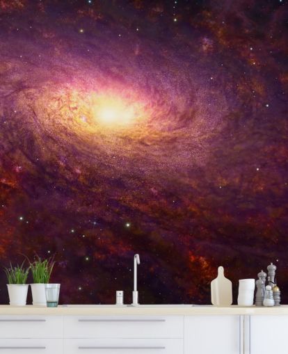 Galassia vorticosa viola scuro con vortici rossi e stelle con una carta da parati centrale luminosa