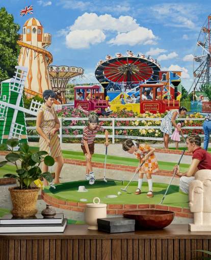 Farbenfrohes Festgelände mit einer Familie beim Minigolf Farbenfrohes Festgelände mit einer Familie beim Minigolf