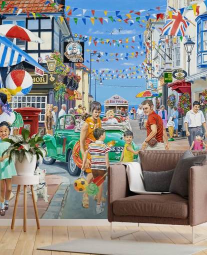 Rue principale colorée en bord de mer avec des bannières, des boutiques et des banderoles