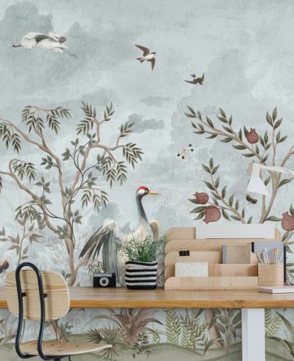 Céu azul em aquarela com árvores e videiras em crescimento com rosas rosa escuras, pássaros voadores e garças brancas e azuis em um papel de parede estilo chinoiserie Céu azul em aquarela com árvores e videiras em crescimento com rosas rosa escuras, pássaros voadores e garças brancas e azuis em um papel de parede estilo chinoiserie