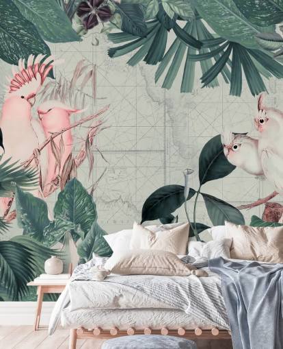 Papel pintado de fondo gris claro rodeado de hojas tropicales de color verde azulado y pájaros cacatúas en blanco y rosa rubor