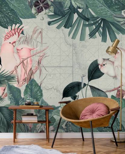 Papel pintado de fondo gris claro rodeado de hojas tropicales de color verde azulado y pájaros cacatúas en blanco y rosa rubor