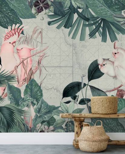 Sfondo grigio chiaro circondato da foglie tropicali color verde acqua e carta da parati bianca e rosa cipria con uccelli di cacatua Sfondo grigio chiaro circondato da foglie tropicali color verde acqua e carta da parati bianca e rosa cipria con uccelli di cacatua