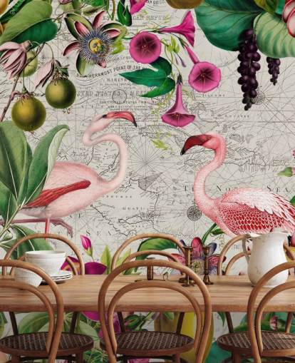 Sfondo grigio chiaro con foglie tropicali verdi vivaci, fiori rosa e carta da parati con fenicotteri rosa