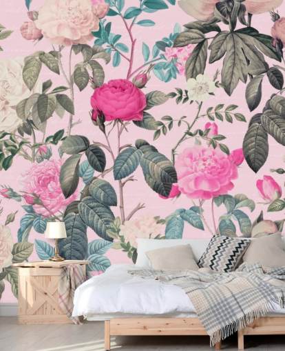 Fond rose pastel avec roses roses et blanches et papier peint de feuilles vert foncé