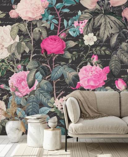 Donkergrijze achtergrond met grote witte en roze bloemen en tekstbehang