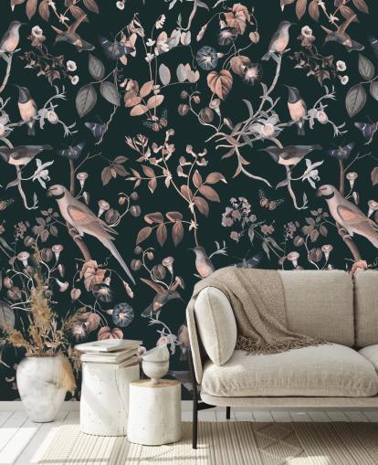 Fundo escuro com papel de parede de videiras e pássaros bege e branco