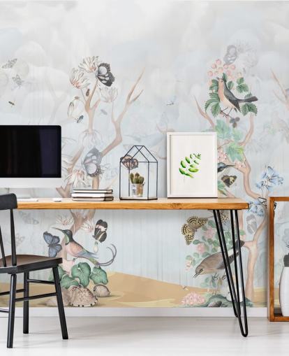 Sfondo azzurro con alberi in stile chinoiserie con uccelli e farfalle Sfondo azzurro con alberi in stile chinoiserie con uccelli e farfalle