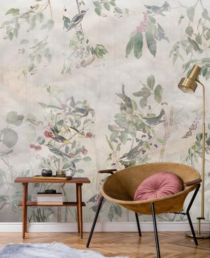 Grädde bakgrund med olika gröna vinstockar, fåglar och röda bär Grädde bakgrund med olika gröna vinstockar, fåglar och röda bär