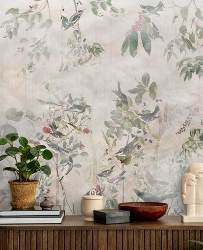 Fond crème avec diverses vignes vertes, oiseaux et fruits rouges Fond crème avec diverses vignes vertes, oiseaux et fruits rouges