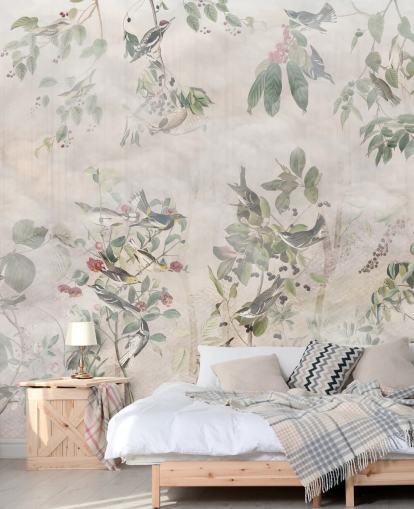 Sfondo crema con varie viti verdi, uccelli e bacche rosse Sfondo crema con varie viti verdi, uccelli e bacche rosse