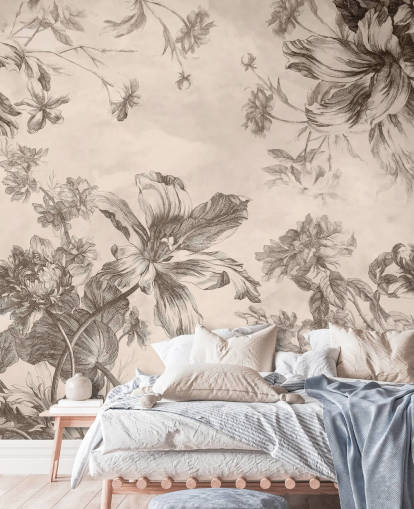 Cremefarbener Hintergrund mit schwarzen Tuschezeichnungen von Blumen und Reben Cremefarbener Hintergrund mit schwarzen Tuschezeichnungen von Blumen und Reben