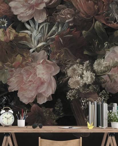 Fond noir avec de grandes fleurs blanches et roses réalistes