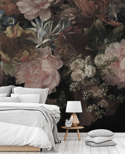 Sfondo nero con realistici e grandi fiori bianchi e rosa Sfondo nero con realistici e grandi fiori bianchi e rosa