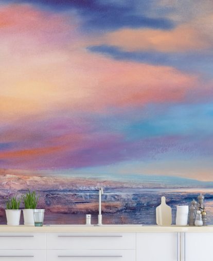 Pittura astratta rosa e viola di nuvole nel cielo e in un fiume