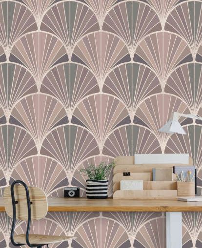 zachtroze en crèmekleurig behang in art deco-stijl