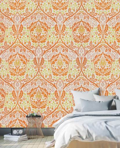 orange og gult print tapet