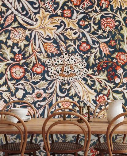 papel de parede estampado floral azul marinho e vermelho de William Morris