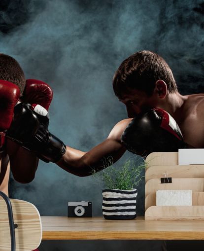 mørkt boksevægmaleri kaldet Boxing Showdown til teenagers soveværelser og fitnesscentre