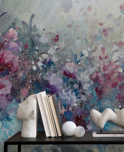 mural de papel pintado floral azul y morado