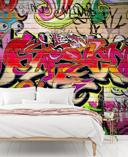 mural de papel pintado de graffiti personalizado rosa, naranja y amarillo llamado Graffiti Wall para dormitorios de niños