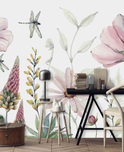 murale con fiori rosa che crescono