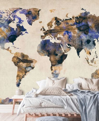 peinture murale de carte du monde à l'aquarelle bleue et dorée intitulée Urban Watercolor World Map V par Michael Tompsett