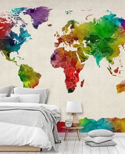 colorido mural de papel pintado con mapa en acuarela llamado Watercolour Map Of The World III de Michael Tompsett