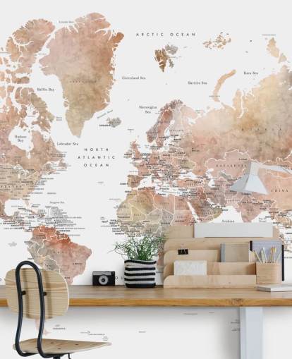 murale con mappa del mondo con capitali speziate