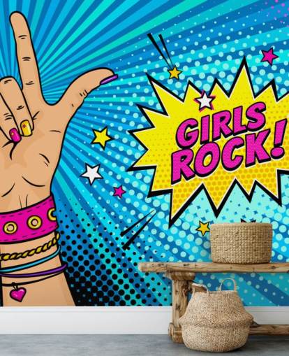 Pop art vægmaleri med kvindelig hånd med rock n roll-skilt og Girls Rock taleboble