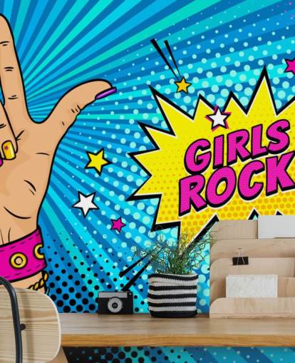 Decorazione murale pop art con mano femminile con cartello rock n roll e bolla vocale Girls Rock